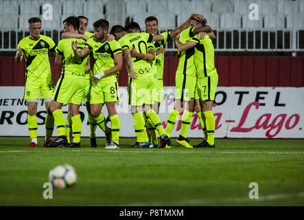 Novi Sad Serbia. 12 Luglio, 2018. I giocatori di Coleraine FC celebrare l obiettivo per il credito 1-0: Nikola Krstic/Alamy Live News Foto Stock