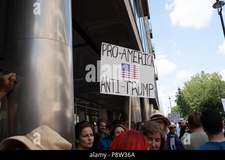 Londra, Regno Unito. 12 luglio 2018. Trump dimostrazione, Londra, 13 luglio 2018 Credit: Chris Moos/Alamy Live News Foto Stock