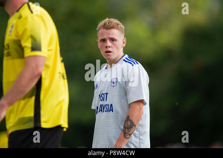 Taff ben, Wales, Regno Unito. 13 luglio 2018. James Waite di Cardiff City durante la pre-stagione amichevole tra Taff ben FC della Welsh League Division One e Cardiff City della Premier League a Rhiw'r Ddar stadium, Taff ben, Wales, Regno Unito. Credito: Mark Hawkins/Alamy Live News Foto Stock