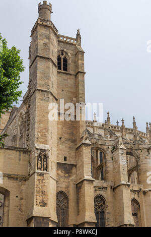 Narbonne, Regione Occitanie, Francia. San Giusto e St Cattedrale di Pasteur. Cathédrale Saint-Just-et-Saint-Pasteur de Narbonne. Foto Stock