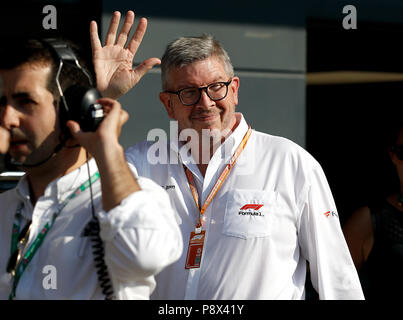 Formula Uno Managing Director di sport motoristici e direttore tecnico Ross Brawn OBE Sul paddock giorno del 2018 British Grand Prix sul circuito di Silverstone, Towcester. Foto Stock