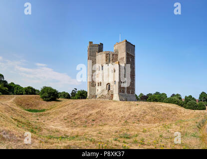 Orford castle e i suoi lavori di sterro Orford Suffolk Foto Stock