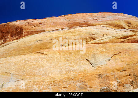 Fantastici colori e forme delle formazioni di arenaria della Valle di Fire State Park, Nevada, STATI UNITI D'AMERICA Foto Stock