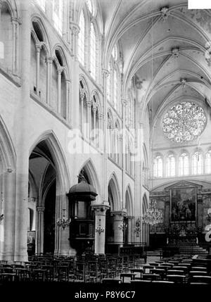 266 Eglise - Nef vue de l'entrée - Brie-Comte-Robert - Médiathèque de l'architecture et du patrimoine - APMH00035774 Foto Stock