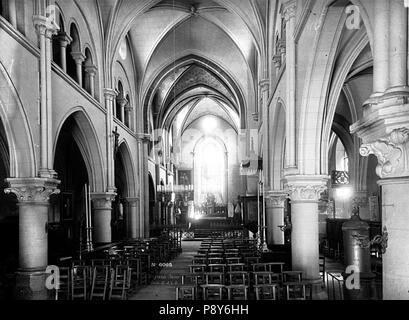 266 Eglise - Nef, vue de l'entrée - Bagneux - Médiathèque de l'architecture et du patrimoine - APMH00006055 Foto Stock