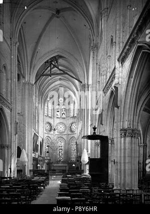 266 Eglise - Nef, vue de l'entrée - Moret-sur-Loing - Médiathèque de l'architecture et du patrimoine - APMH00006570 Foto Stock