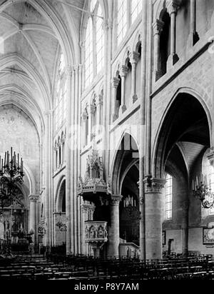 268 Eglise Saint-Germain - Nef vue de l'entrée - Dourdan - Médiathèque de l'architecture et du patrimoine - APMH00035954 Foto Stock