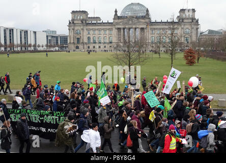 Berlino, Germania, Demo - siamo malati di esso! Di fronte al Reichstag Foto Stock