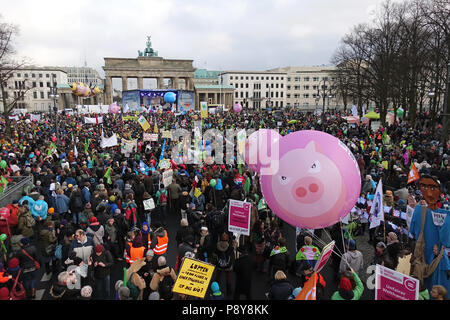 Berlino, Germania, Demo - siamo malati di esso! Di fronte alla Porta di Brandeburgo Foto Stock