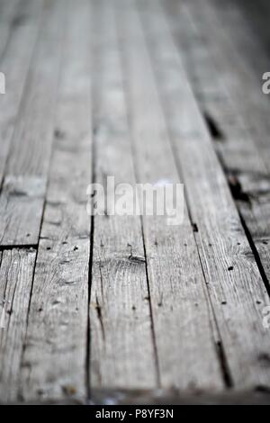 Grigio vecchio pavimento in legno Foto Stock