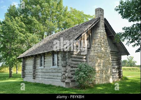 Log Cabin replica presso il sito di Laura Ingalls Wilder i natali, impostazione per il libro "Piccola casa in grandi boschi", Pipino, Wisconsin, STATI UNITI D'AMERICA Foto Stock