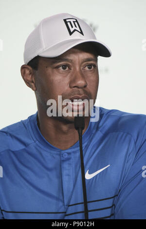 Tiger Woods rispondendo alle domande al 2018 US Open di Golf pre campionato interviste con: Tiger Woods dove: Southampton, New York, Stati Uniti quando: 12 giu 2018 Credit: Rob ricco/WENN.com Foto Stock