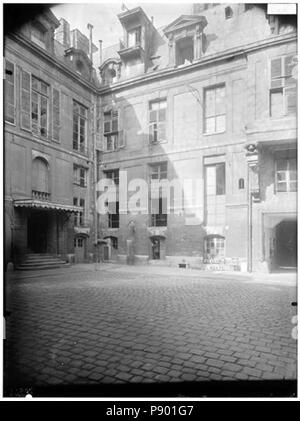 334 Hôtel de Lauzun ou hôtel de Pimodan - vue de la cour - Paris 04 - Médiathèque de l'architecture et du patrimoine - APMH00037602 Foto Stock