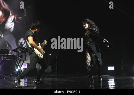 Cantante Amercian-Cuban Camila Cabello effettuando in corrispondenza di O2 Brixton Academy di Londra come parte del suo non essere mai lo stesso tour martedì 12 giugno 2018 (foto di Ian Bines/WENN) dotata di: Camila Cabello dove: Londra, Regno Unito quando: 12 giu 2018 Credit: WENN.com Foto Stock