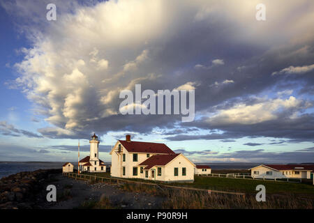 WA14529-00...WASHINGTON - Punto Faro di Wilson in Fort operaio stato parco vicino a Port Townsend. Foto Stock