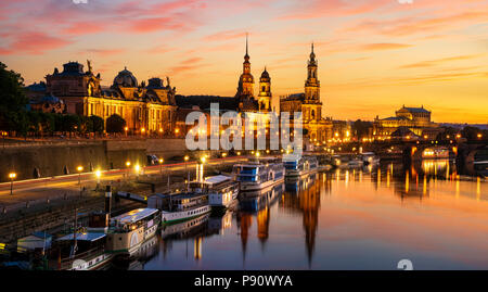 Dresden City skyline al fiume Elba ,Dresda, Sassonia, Germania Foto Stock