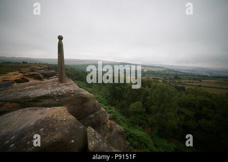 Il Nelson è un monumento a bordo Birchen nel vicino a Baslow, nel distretto di picco Foto Stock