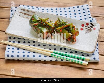 Cibo coreano cetriolo ripiene sottaceti, cetriolo kimchi, Oi-così-bagi Foto Stock