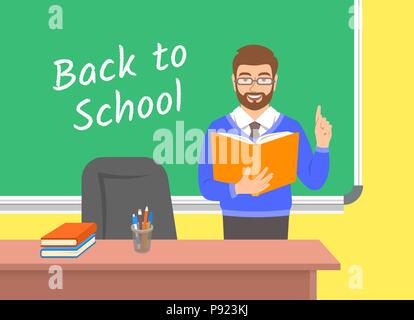 Insegnante giovane uomo in piedi con il libro aperto a lavagna in aula. Scuola interni di classe. Istruzione tradizionale concetto. Vettore illustr cartoon Illustrazione Vettoriale