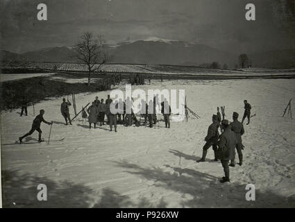 418 Militär Skilaufen a Villach. Einlauf in.s Ziel. (BildID 15468060) Foto Stock