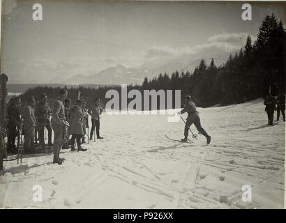 418 Militär Skilaufen a Villach. Offizierslaufen Ziel. (BildID 15468025) Foto Stock