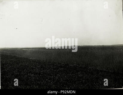 448 panorama, Blick auf österreichisch - ungarisches Angriffsfeld von Nowa Brshesnitza gegen Süden bis Kol Gorki. (BildID 15589295) Foto Stock