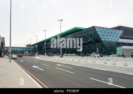 Cracovia in Polonia - 25 Giugno 2018: vista esterna di Cracovia Balice Airport. Giovanni Paolo II Aeroporto Internazionale di Cracovia Balice - è uno dei più grandi p Foto Stock