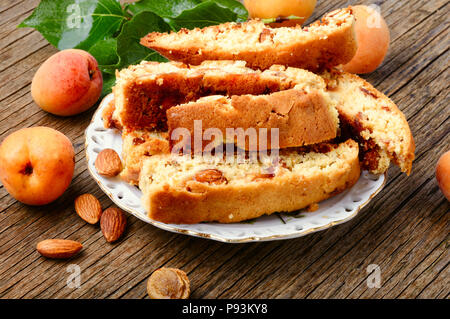 Varietà di biscotti - cantucci cantuccini, tipo di biscotto, con l'aggiunta di mandorle e frutta secca Foto Stock