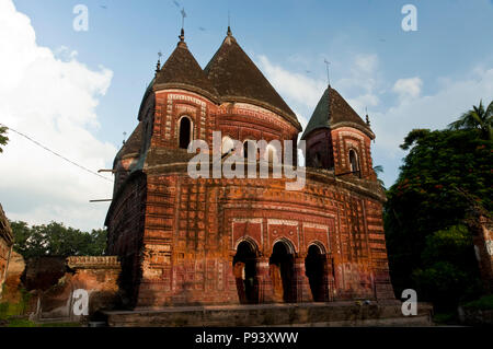 Il Pancharatna Govinda Tempio. Puthia, Rajshahi, Bangladesh. Foto Stock