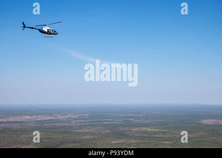 Elicottero tornando da Mitchell cade nella stagione secca a Mitchell Plateau, Australia occidentale Foto Stock