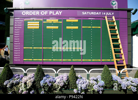 Una vista generale dell'ordine della scheda di gioco il giorno dodici dei campionati di Wimbledon al All England Lawn Tennis e Croquet Club, Wimbledon. Stampa foto di associazione. Picture Data: Sabato 14 Luglio, 2018. Vedere PA storia il tennis a Wimbledon. Foto di credito dovrebbe leggere: Steven Paston/filo PA. Restrizioni: solo uso editoriale. Nessun uso commerciale senza il previo consenso scritto della AELTC. Immagine ancora utilizzare solo - Assenza di immagini in movimento per emulare broadcast. Nessuna sovrapposizione o rimozione di sponsor/annuncio loghi. Chiamate il numero +44 (0)1158 447447 per ulteriori informazioni. Foto Stock