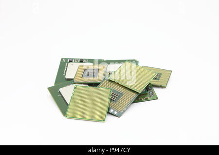 Vareity della CPU del computer, processore isolati su sfondo bianco. Foto Stock