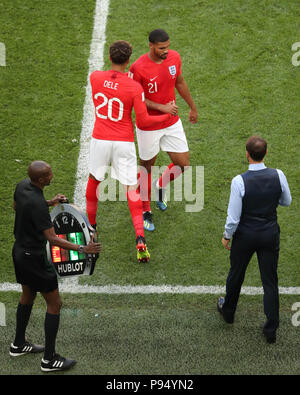 San Pietroburgo, Russia. 14 Luglio, 2018. Inghilterra Ruben Loftus-Cheek 2 (R) è sostituito da dele Alli (2 L) durante il 2018 FIFA World Cup terzo posto play-off match tra Inghilterra e Belgio a San Pietroburgo, Russia, luglio 14, 2018. Il Belgio ha sconfitto Inghilterra 2-0 ed ha conquistato il terzo posto del 2018 FIFA World Cup. Credito: Li Ming/Xinhua/Alamy Live News Foto Stock