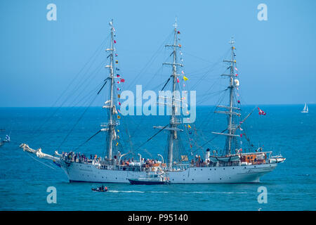 Sunderland, Regno Unito. Il 14 luglio 2018. Il Cristiano Radich di lasciare il porto di Sunderland come parte della Tall Ships Race 2018 Credit: Tim Withnall/Alamy Live News Foto Stock