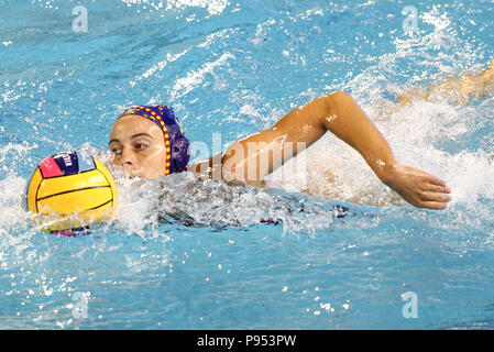 Bernat piscine Picornell, Barcelona, Spagna. 14 Luglio, 2018. Xxxiii European Water Polo Championships, Spagna donne contro l'Ungheria donne; Bea Ortiz attacchi per Spagna Credito: Azione Sport Plus/Alamy Live News Foto Stock