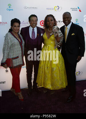 Malibu, STATI UNITI D'AMERICA. 31 gennaio, 2018. Francesca Glandney, Smokey Robinson, Holly Robinson Peete e Rodney Peete frequentare Holly Robinson Peete il ventesimo DesignCare annuale di Gala a proprietà private in Malibu sulla luglio 14, 2018 in Malibu, California Credit: la foto di accesso/Alamy Live News Foto Stock