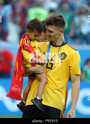 St. Peters Burg, 14 luglio 2018; Belgiums Thomas MEUNIER con il suo bambino dopo la vittoria SESHADRI SUKUMAR Credito: Seshadri SUKUMAR/Alamy Live News Foto Stock