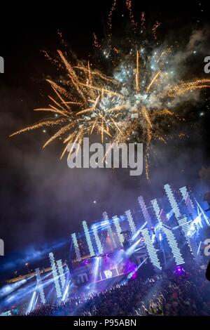 Voelklingen, Germania. 14 Luglio, 2018. Electro Magnetic Festival ha attirato circa 10.000 appassionati di musica elettronica. - Nessun filo SERVICE - Credit: Becker & Bredel/dpa/Alamy Live News Foto Stock