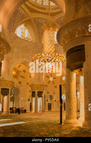 Emirati Arabi Uniti, Emirati Arabi, Abu Dhabi City, Sheikh Zayed Grande Moschea, costruito 1996 - 2007, interno Foto Stock