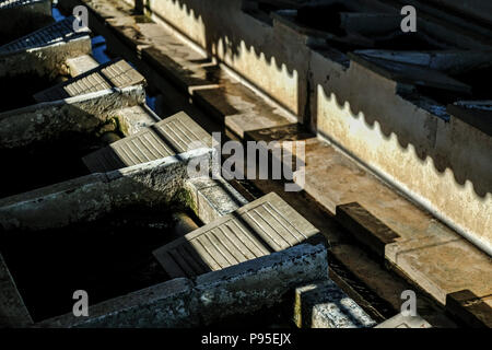 Scene e Street View da Albufeira Portogallo su una soleggiata giornata estiva Foto Stock