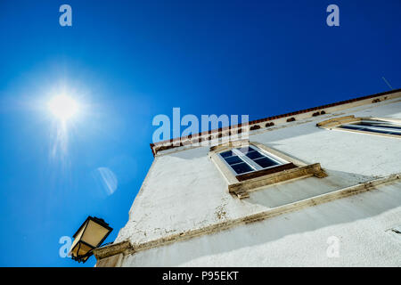 Scene e Street View da Albufeira Portogallo su una soleggiata giornata estiva Foto Stock