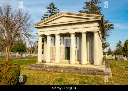 Mausoleo Rouss, Mount Hebron Cemetery, 305 East Boscawen Street, Winchester Virginia Foto Stock