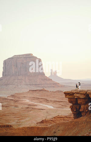 Il fidanzato di proporre alla moglie in Arizona Foto Stock