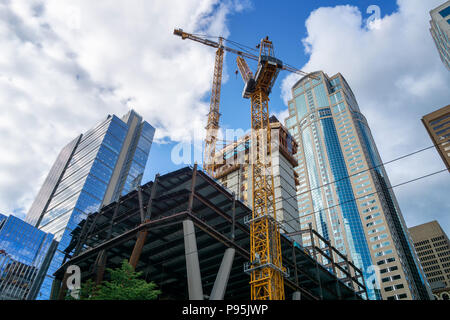 Skanska è 2+U Torri sito in costruzione nel centro di Seattle. 2&U sarà un alto edificio di uffici per essere completato nel 2019. WA, Stati Uniti d'America, Giugno 2018. Foto Stock