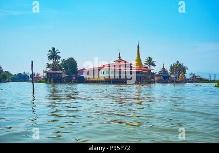 Lago Inle vanta numerosi buddista monumenti storici, tra cui antichi monasteri, pagode, santuari e sepoltura complessi, Ywama, Myanmar. Foto Stock