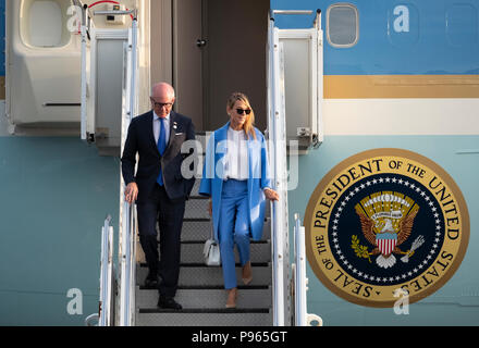 L'aeroporto di Prestwick, Scotland, Regno Unito. 13 Luglio, 2018. Presidente Donald Trump arriva su Air Force One presso l'Aeroporto di Prestwick in Ayrshire precedendo di un weekend a Foto Stock