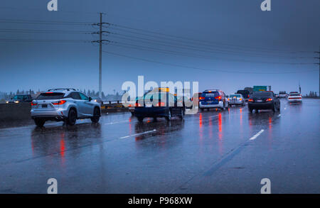 California tempo umido la guida in autostrada Foto Stock