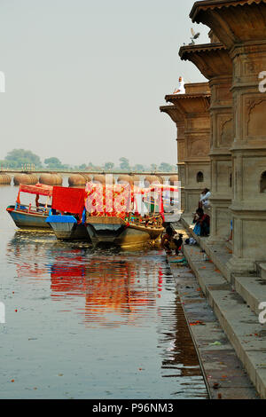 Ghati del fiume Yamuna Mathura, Uttar Pradesh, India Foto Stock