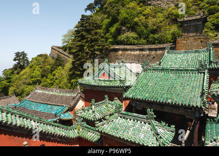 I tetti di monasteri dei monti Wudang Foto Stock