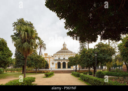 Pavilion a la Plaza America del Parque de Maria Luisa. Siviglia, Spagna Foto Stock